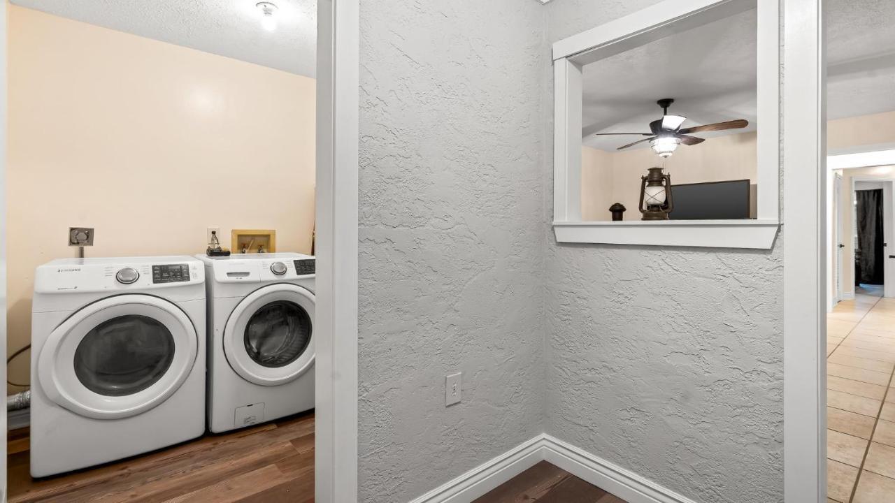 Pet Friendly Townhome With Gulf Views And Hot Tub Right Across From Beach And Schooners Panama City Beach Exterior photo