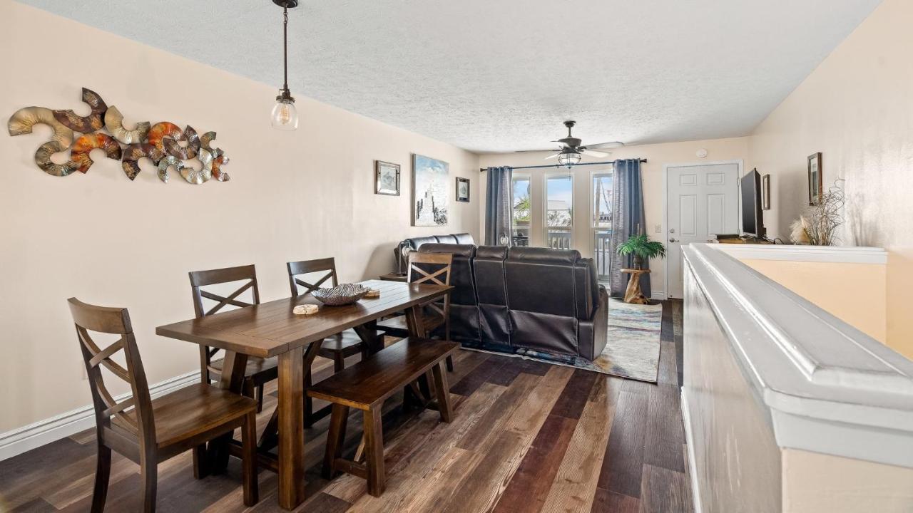 Pet Friendly Townhome With Gulf Views And Hot Tub Right Across From Beach And Schooners Panama City Beach Exterior photo